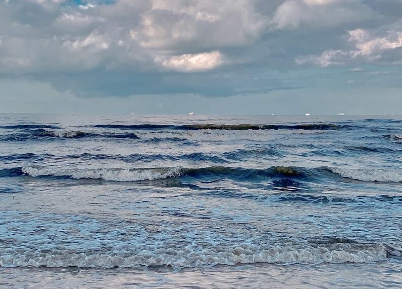 waves crashing on the shore